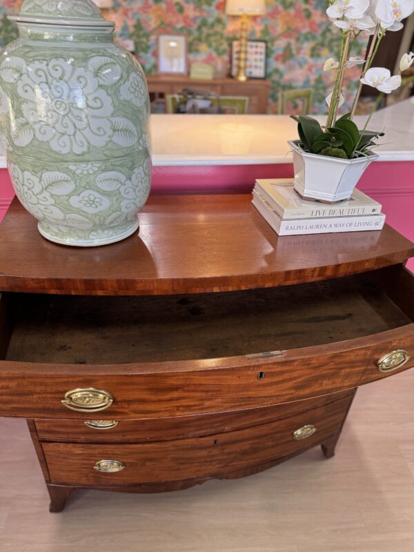 VINTAGE federal bowfront chest in mahogany wood  1820 - Image 2