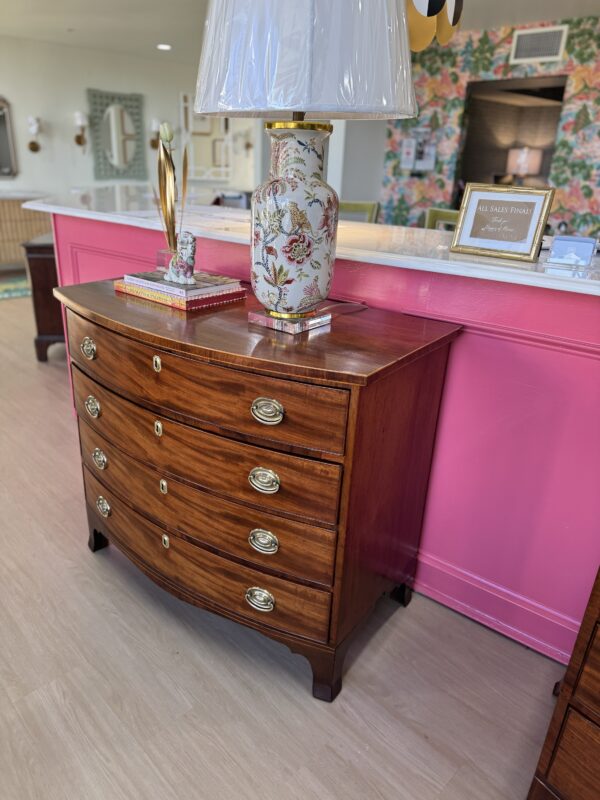 VINTAGE American bowfront chest in mahogany wood  1800-1820 - Image 6
