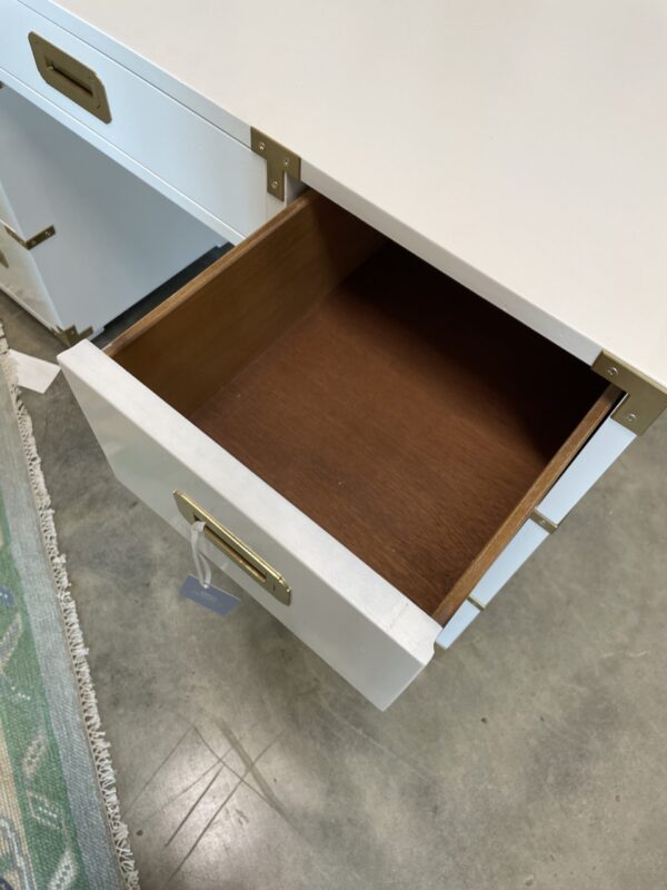 Vintage campaign desk lacquered in simply white - Image 2
