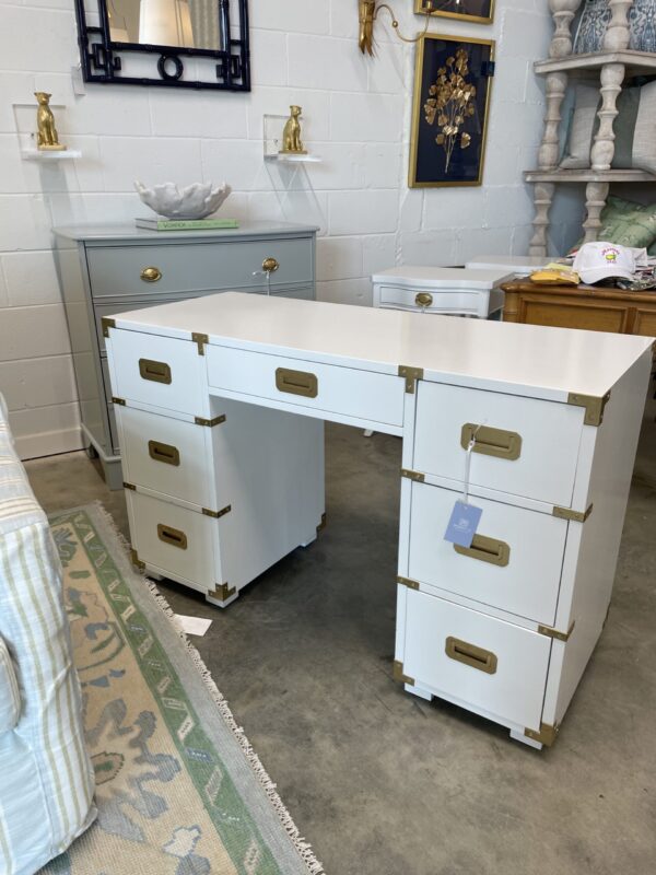Vintage campaign desk lacquered in simply white - Image 3