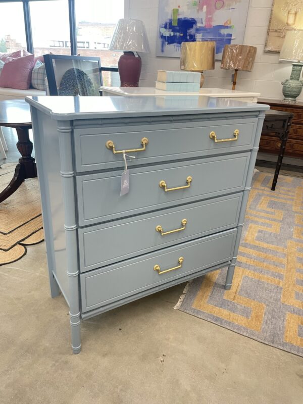 VINTAGE 4 drawer lacquered chest in the color languid blue
