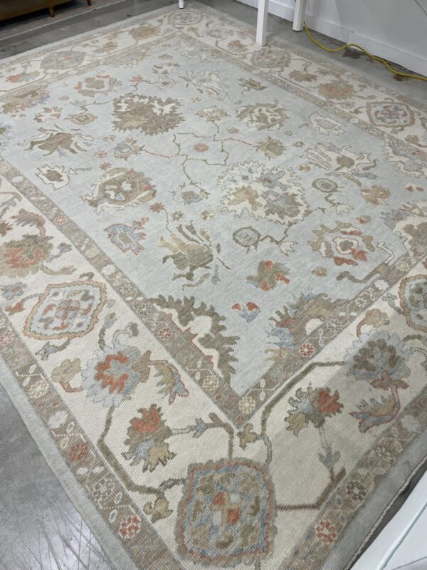 Vintage 9 x 12 Turkish oushack rug - Image 5