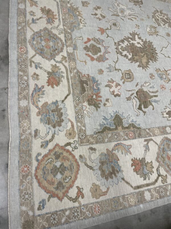 Vintage 9 x 12 Turkish oushack rug - Image 3