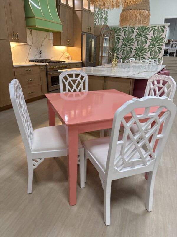 Game table lacquered in allablaize pink - Image 4