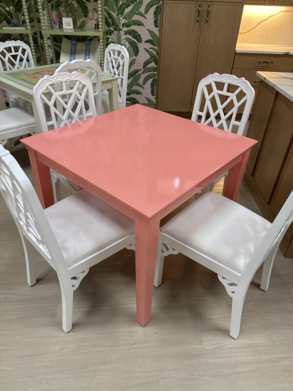 Game table lacquered in allablaize pink - Image 3