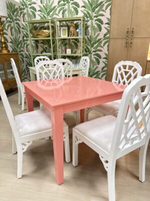 Game table lacquered in allablaize pink