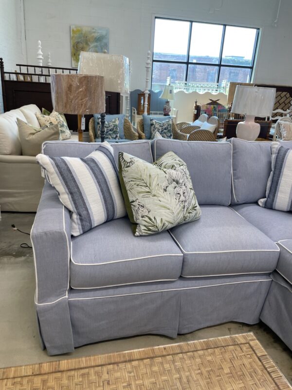 SLIPCOVERED SECTIONAL! 4 seasons 
Easy to take off and throw in the wash! In performance fabric blue with white welt - Image 2