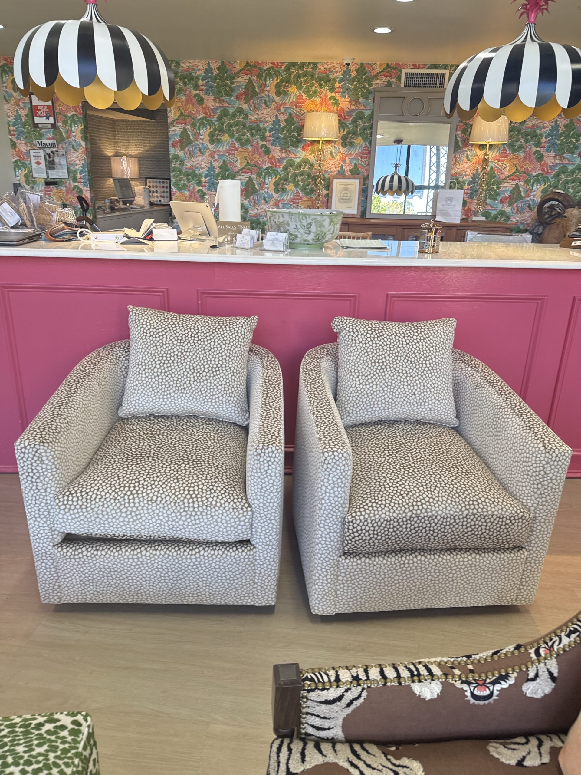 Swivel spotted chair set with luxery down blend cushuon fill
$2750 each fabric Torry snow - Image 4