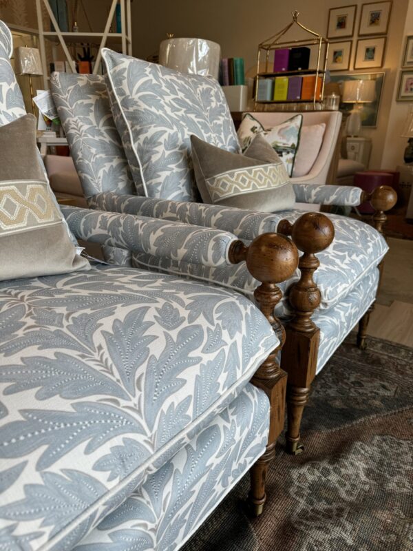 Set of Bradstreet chair! With blue leaf fabric and white welt! Sold as a set - cleaning code s! - Image 5