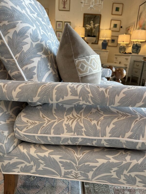 Set of Bradstreet chair! With blue leaf fabric and white welt! Sold as a set - cleaning code s! - Image 3