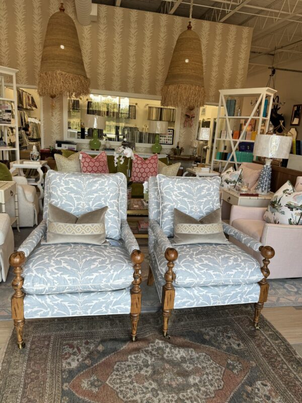 Set of Bradstreet chair! With blue leaf fabric and white welt! Sold as a set - cleaning code s! - Image 4
