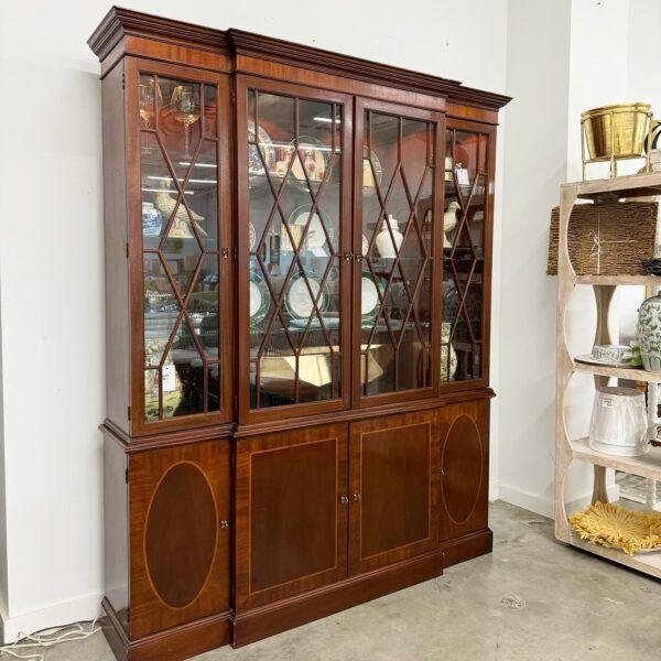 Vintage Baker Charleston Historic Breakfront Lighted China Cabinet