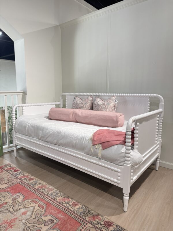 Twin Cholet Spindle Day Bed | True White - Image 3