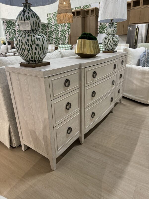 Avaline 9 Drawer Dresser | White Oak - Image 3