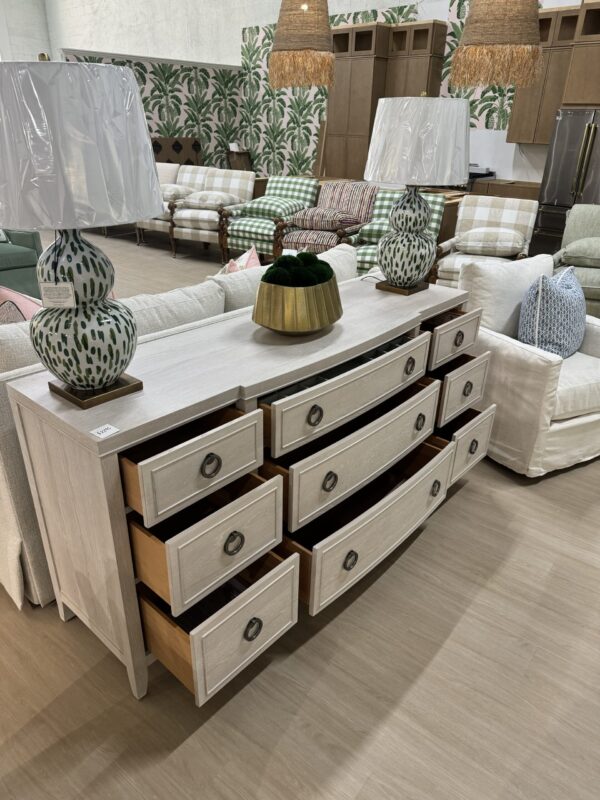Avaline 9 Drawer Dresser | White Oak - Image 4