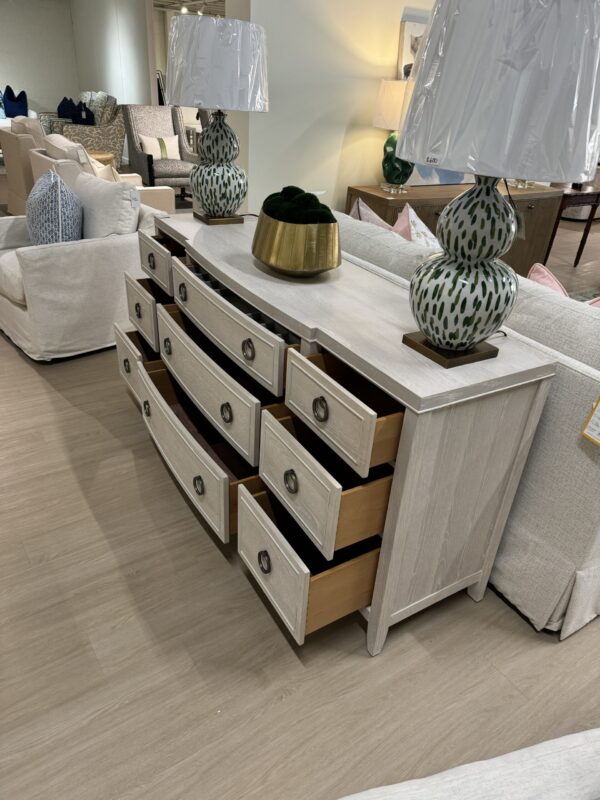 Avaline 9 Drawer Dresser | White Oak - Image 5