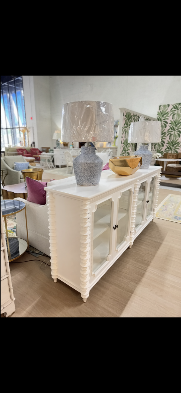 Milano 4-Door Glass Paneled Sideboard | Lightly Distressed White - Image 3