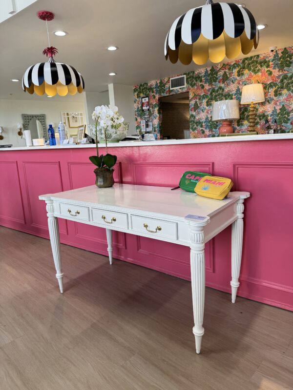 Vintage 3 drawer white lacquered desk!! - Image 2
