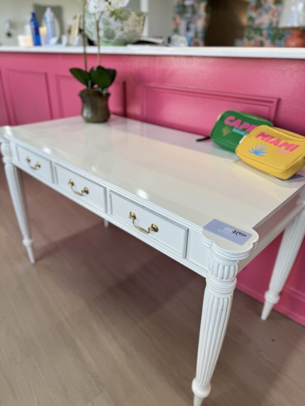 Vintage 3 drawer white lacquered desk!! - Image 3