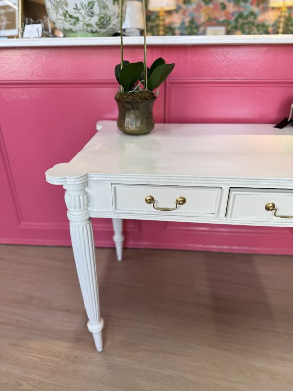 Vintage 3 drawer white lacquered desk!! - Image 5