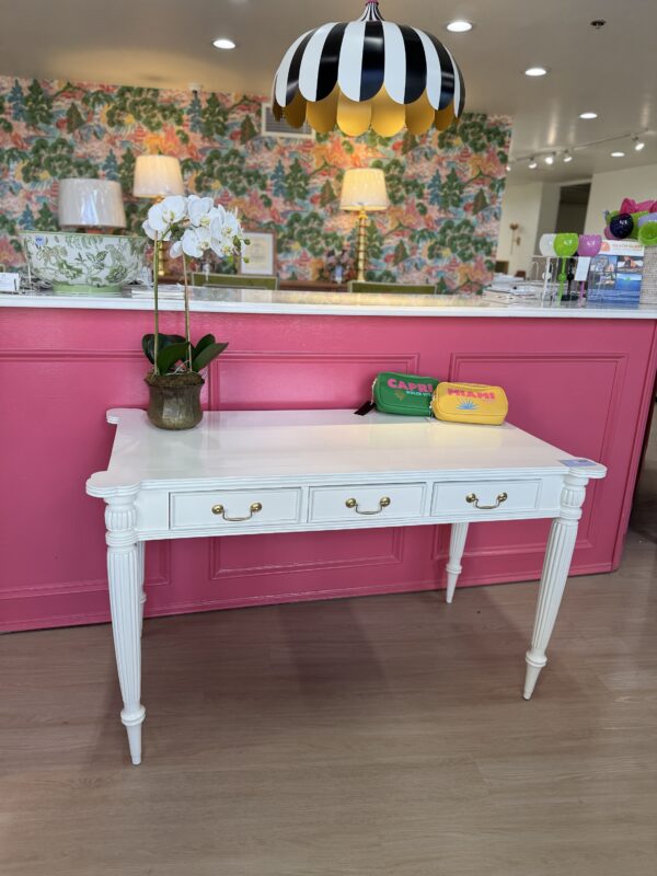 Vintage 3 drawer white lacquered desk!! - Image 8