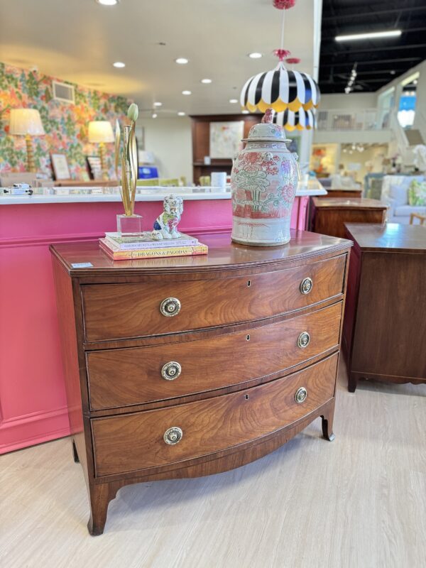 VINTAGE American bowfront chest in mahogany wood  1800-1820 - Image 2