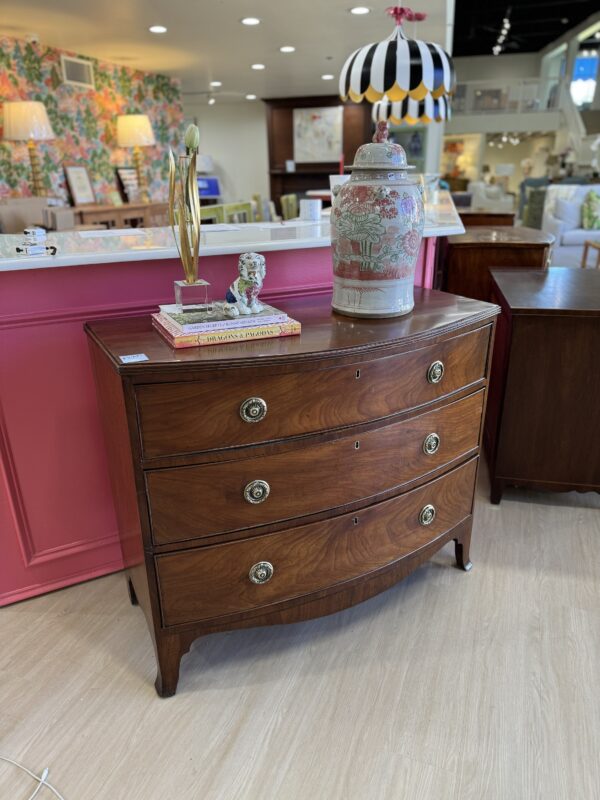 VINTAGE American bowfront chest in mahogany wood  1800-1820 - Image 4