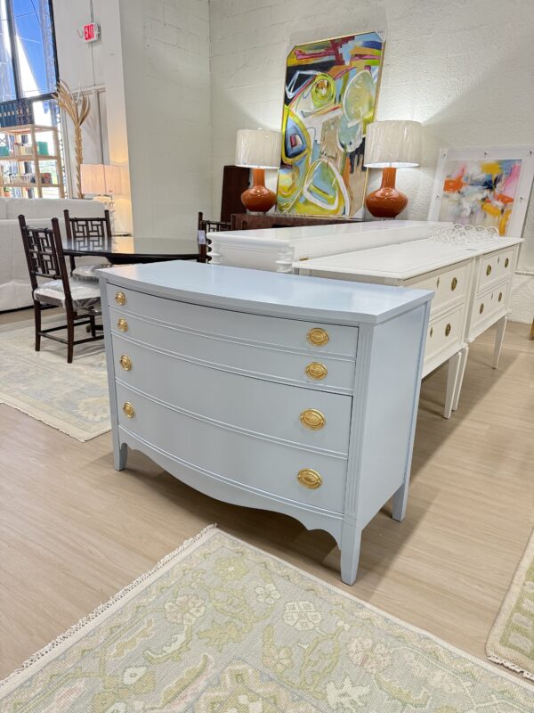 Vintage Dixie bowfront chest lacquered in baby blue sherwin-Williams take five - Image 7