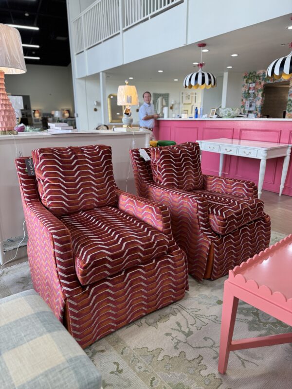 CR Lane, Avery swivel chair set with an orange under skirt fabric is cleaning code S / formation sunset ! - Image 3