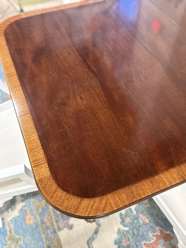 VINTAGE | Refinished Banded Mahogany Dining Table  !! * includes two leaves that are 20 inches long!! * - Image 2
