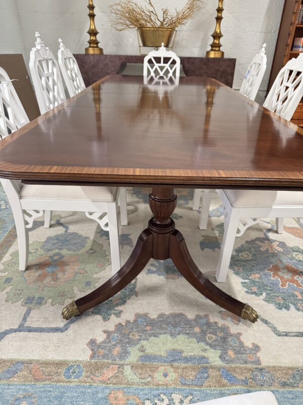 VINTAGE | Refinished Banded Mahogany Dining Table  !! * includes two leaves that are 20 inches long!! * - Image 4