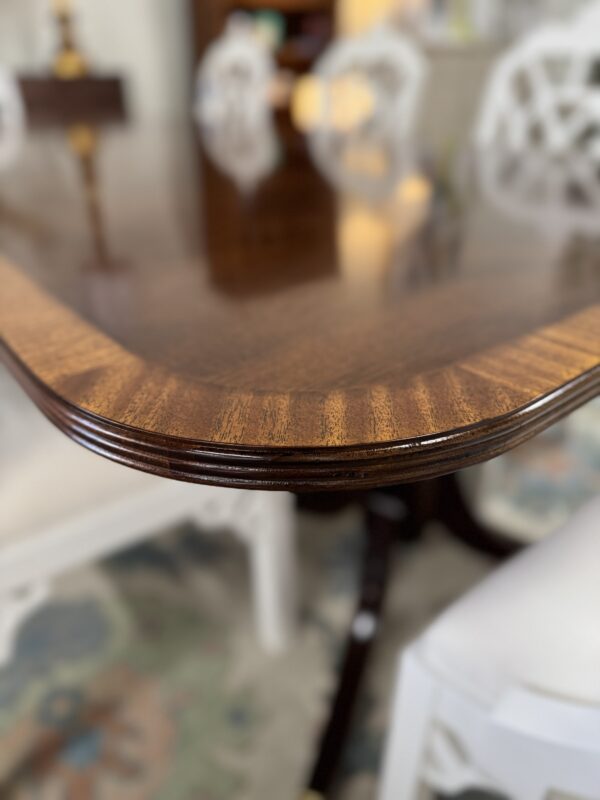 VINTAGE | Refinished Banded Mahogany Dining Table  !! * includes two leaves that are 20 inches long!! * - Image 6