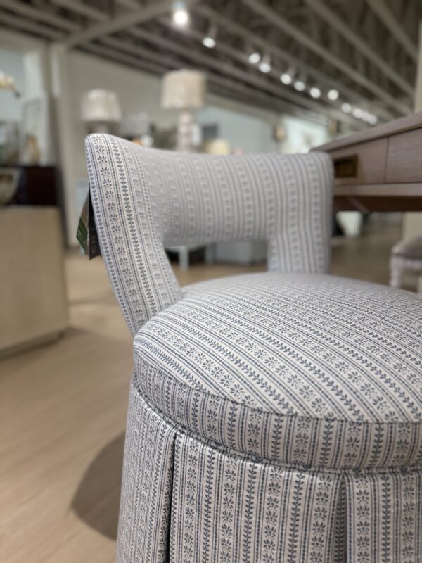 Single vanity desk chair! On casters fabric is cleaning code S & kick pleat skirt - Image 4