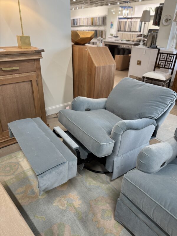 Electric swivel rock and recline covered in performance velvet banks Herron - Image 3