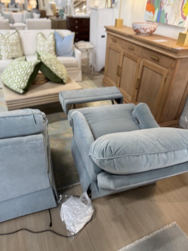 Electric swivel rock and recline covered in performance velvet banks Herron - Image 5