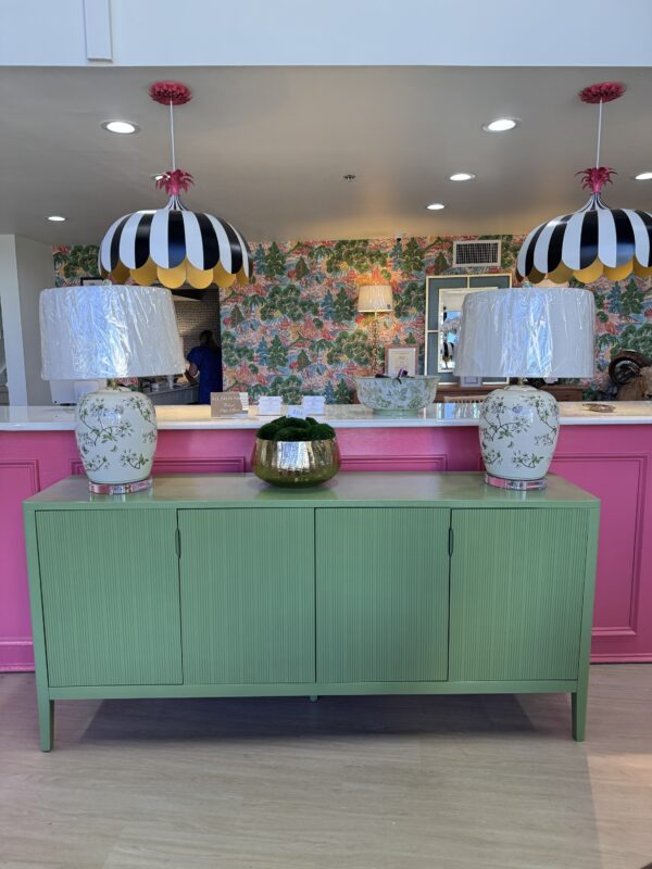 4 door media cabinet lacquered in SW DILL!!