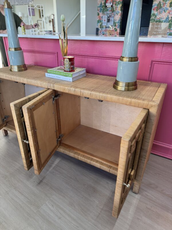 4 door media cabinet in rattan finished with mirror door fronts and gold knobs - Image 4