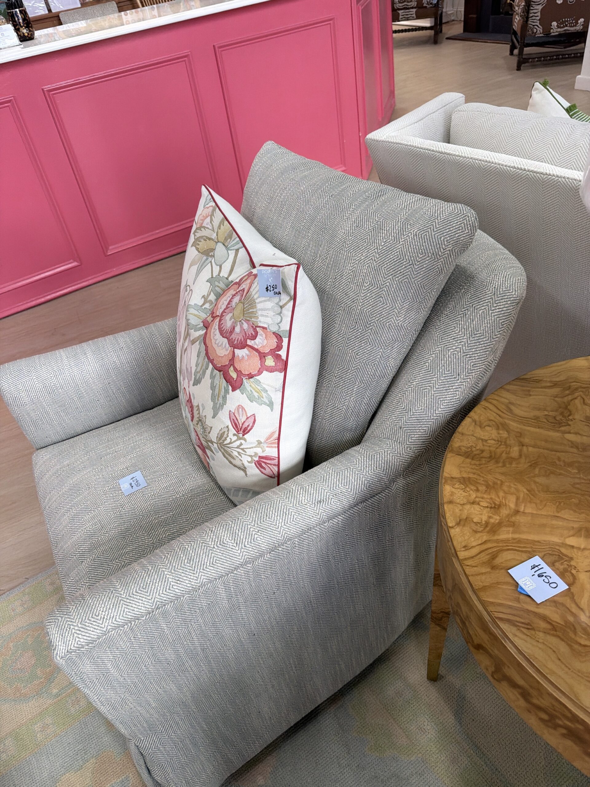 Wesley hall Guilford Swivel Glider Chair Set greenhouse, fabric cleaning code S - Image 2