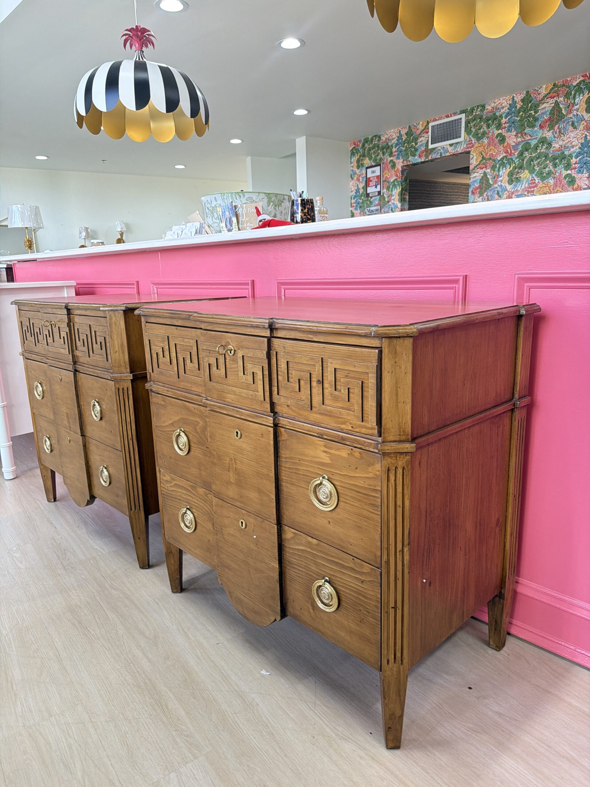 Roma Greek key chest set in antique pine finish! - Image 7