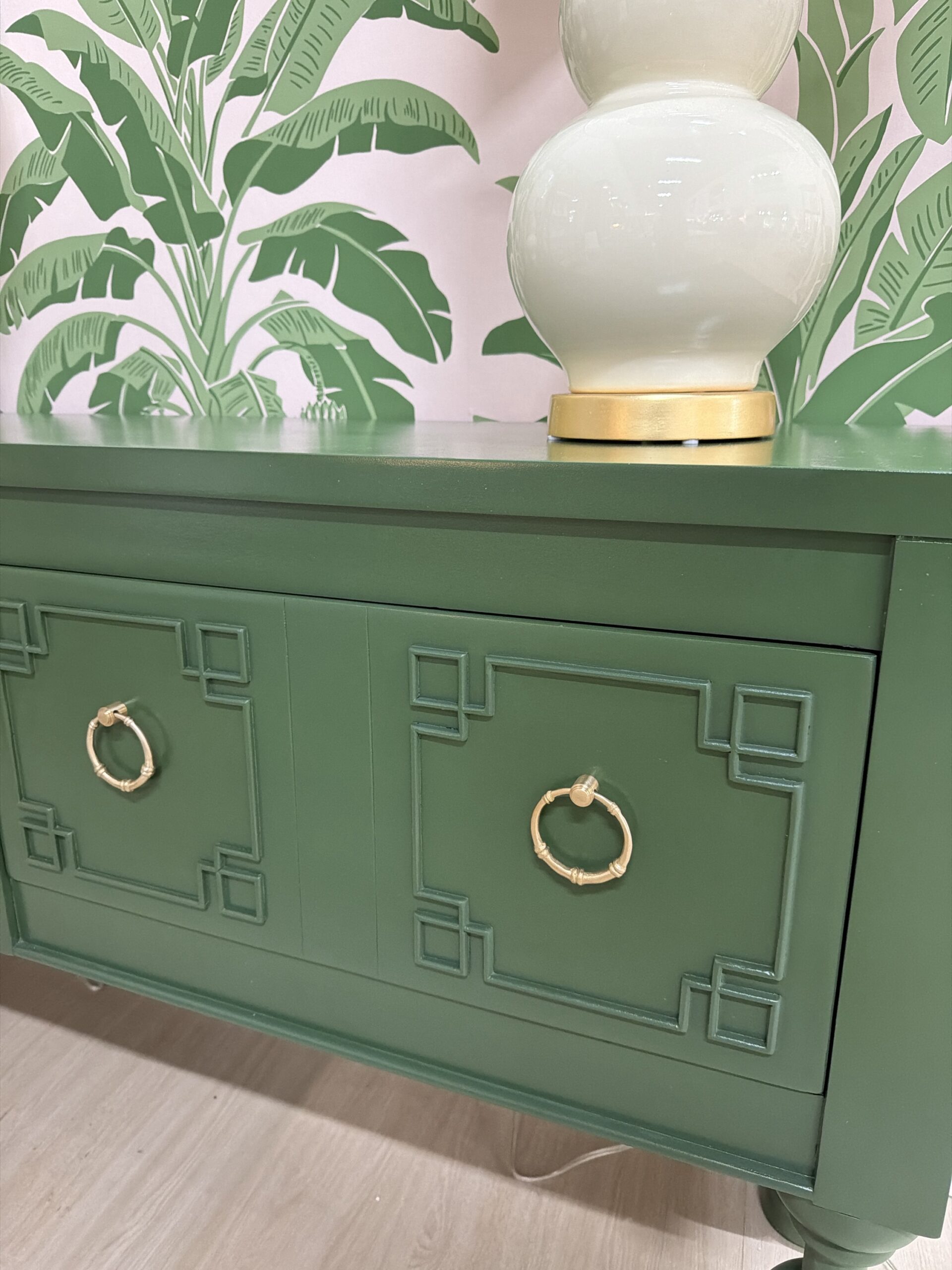 Chatsworth server in dark green finish with gold hardware - Image 4