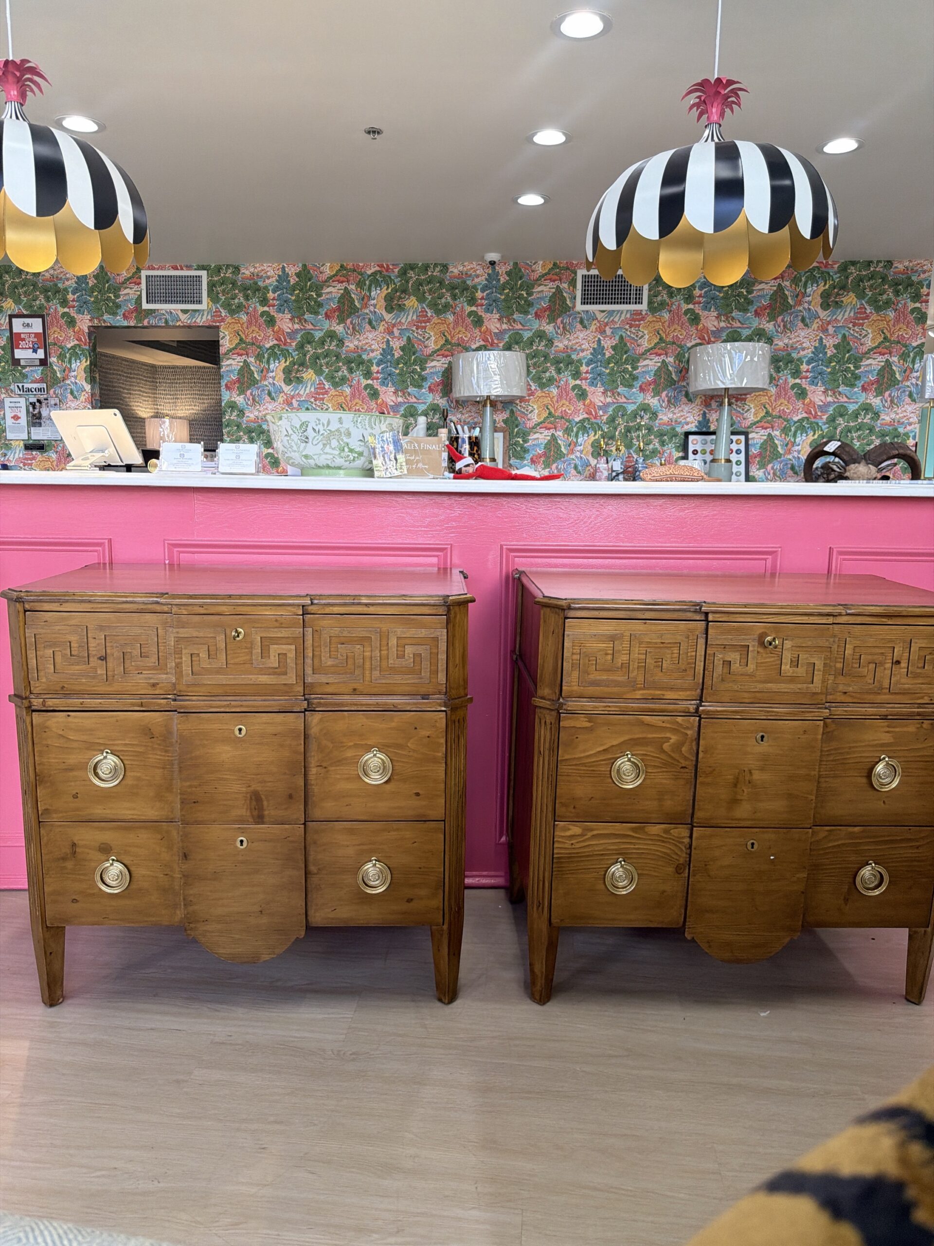 Roma Greek key chest set in antique pine finish!