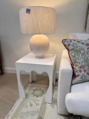 Chloe side table | White finish