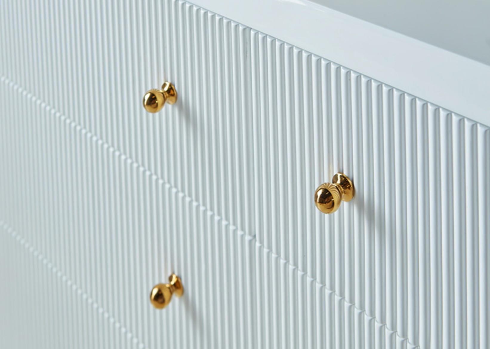 VALENTINA WH 6 drawer dresser with gold hardware - Image 3