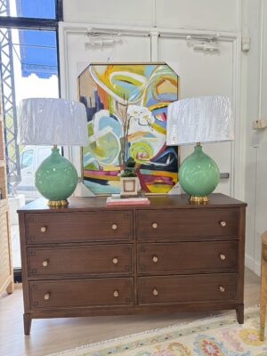 Six drawer Sherrill Furniture Wooden dresser with great key, fretwork, and gold knobs!