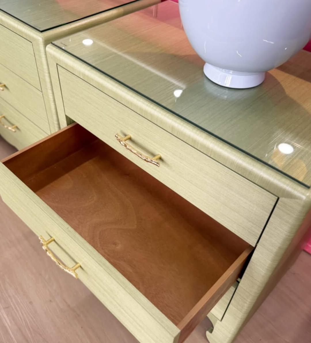 Gianna 3-Drawer spring green grasscloth with glass top - Image 3