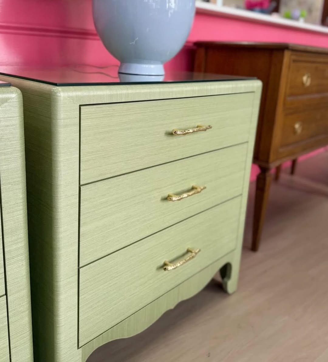 Gianna 3-Drawer spring green grasscloth with glass top - Image 4