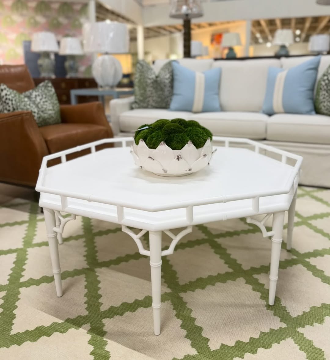 True white thrumpance bamboo coffee table - Image 5