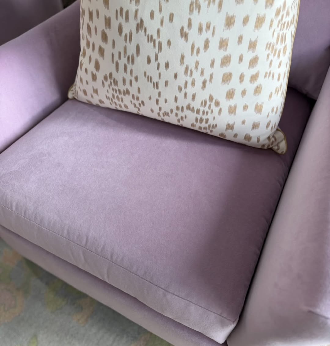 Set of Massoud Amelia swivel chairs covered in performance velvet banks wisteria - Image 2