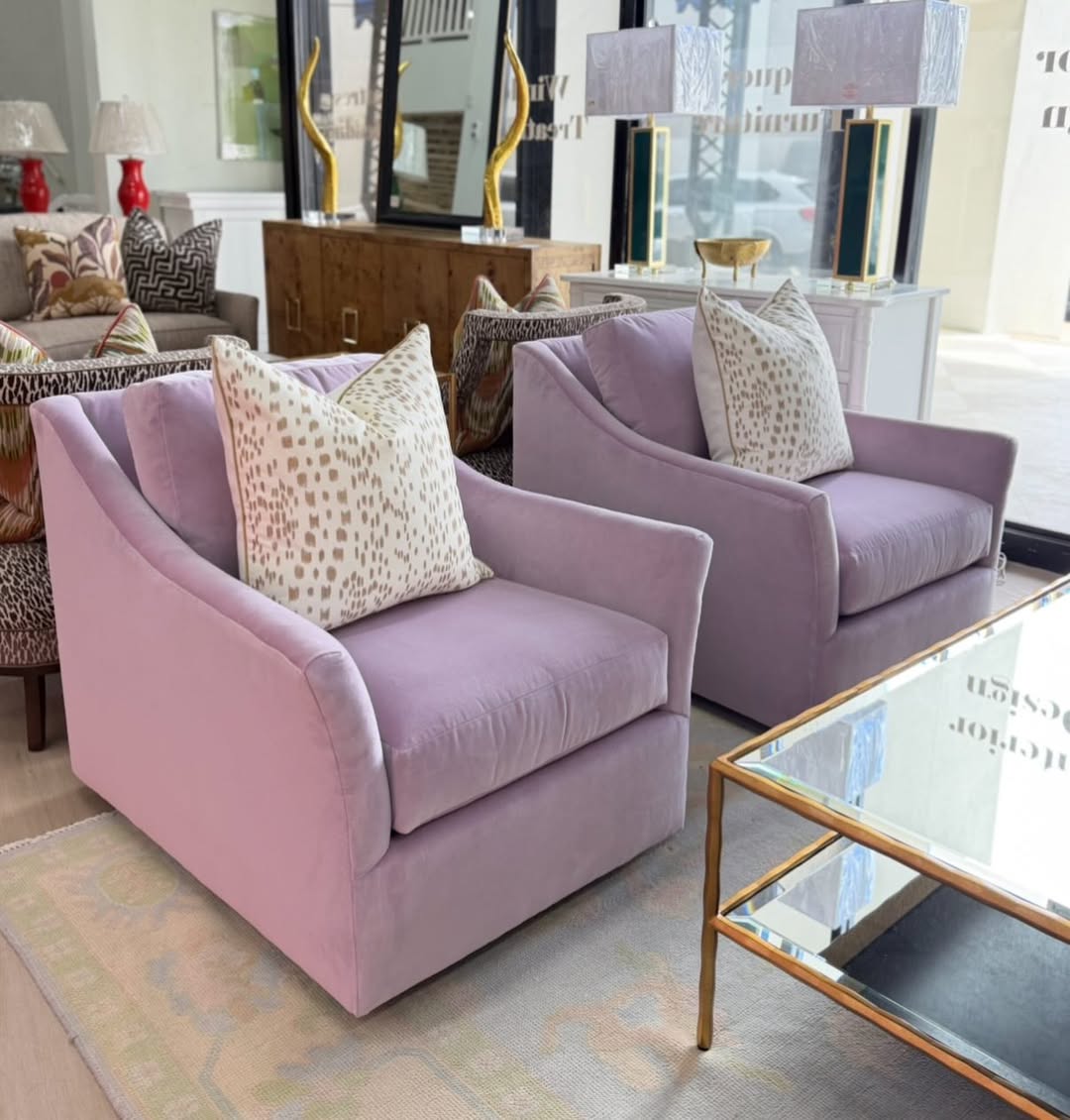 Set of Massoud Amelia swivel chairs covered in performance velvet banks wisteria - Image 4