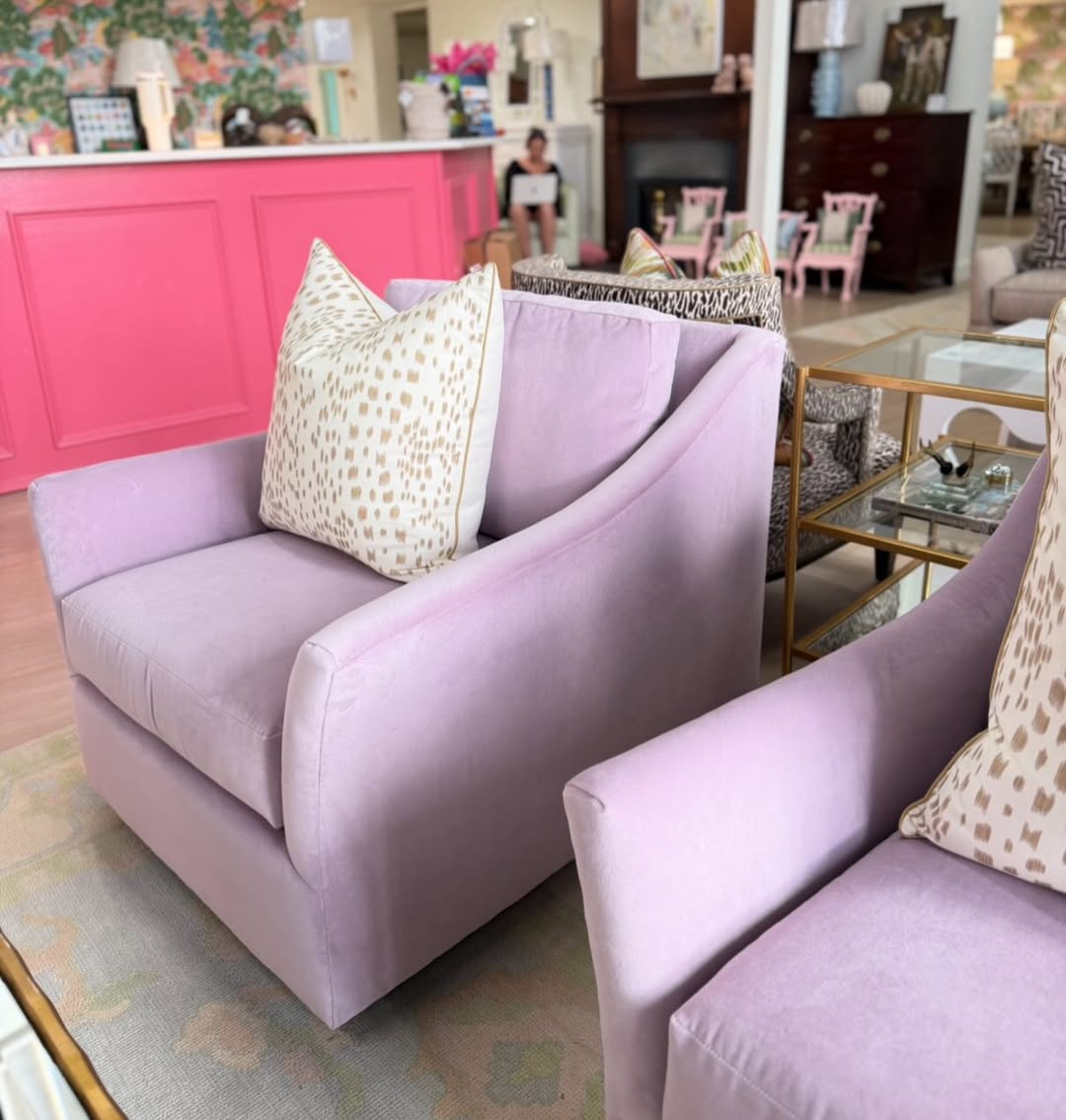 Set of Massoud Amelia swivel chairs covered in performance velvet banks wisteria - Image 5